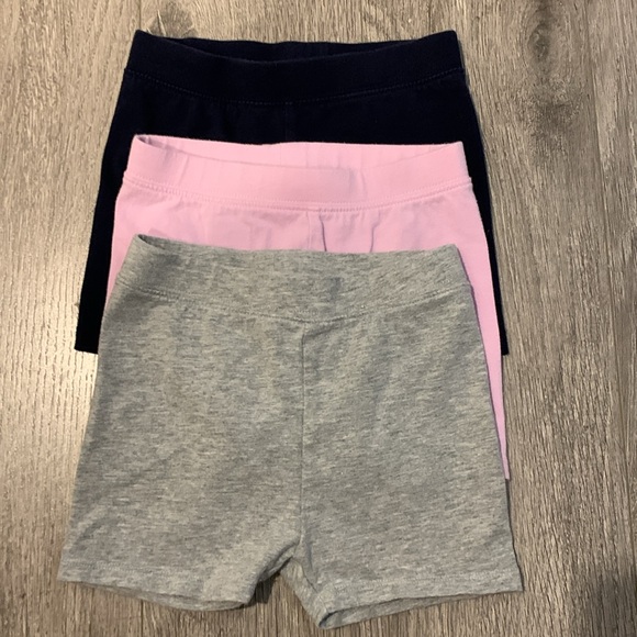 Gap shorts lot of 3 sz 2 - Picture 3 of 3